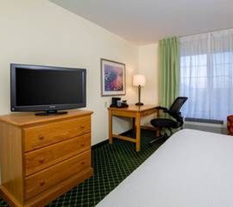Fairfield Inn & Suites - Kansas City, MO