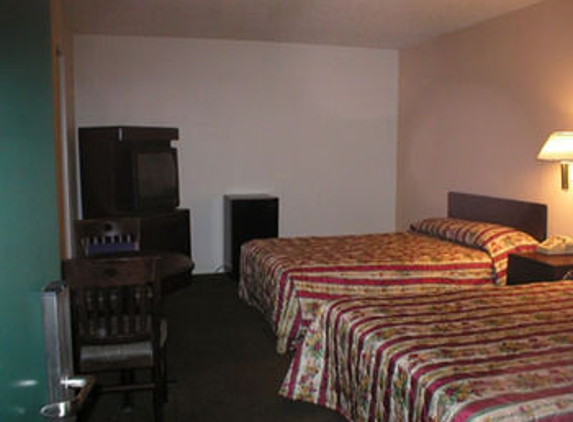 King's Inn Motel - Kingsburg, CA