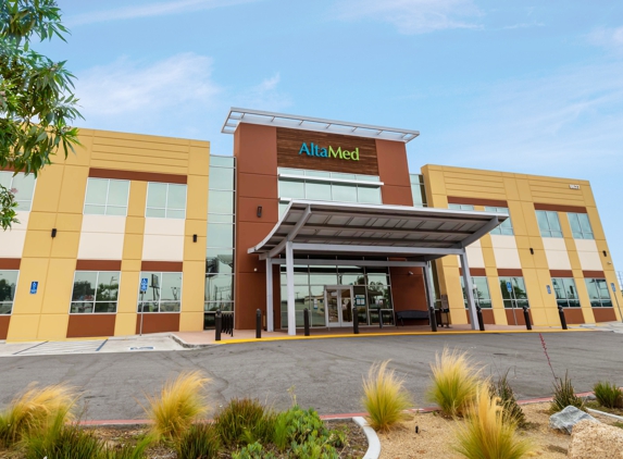 AltaMed Medical and Dental Group - South Gate - South Gate, CA