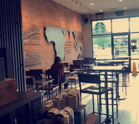 Starbucks Coffee - Blue Springs, MO