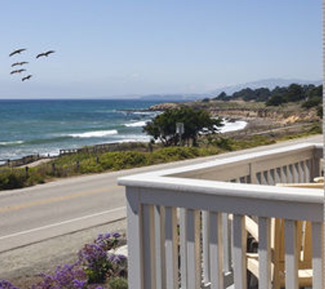 Pelican Inn & Suites - Cambria, CA