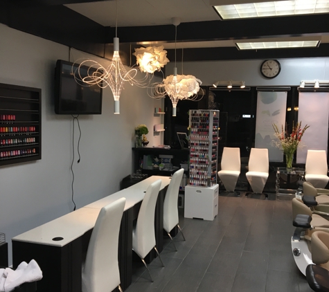 Del Mar Nails & Spa - Corona Del Mar, CA