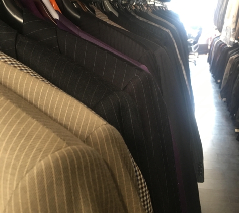 7Day Mens Wear - Los Angeles, CA. SUITS IN ALL SIZES AND COLORS- ZOOT SUITS, STEVE HARVEY, STACY  ADAMS