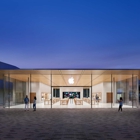 Apple Broadway Plaza