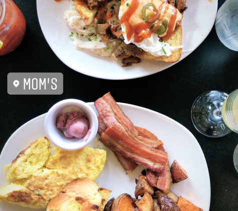 Mom's Kitchen & Bar - Astoria, NY