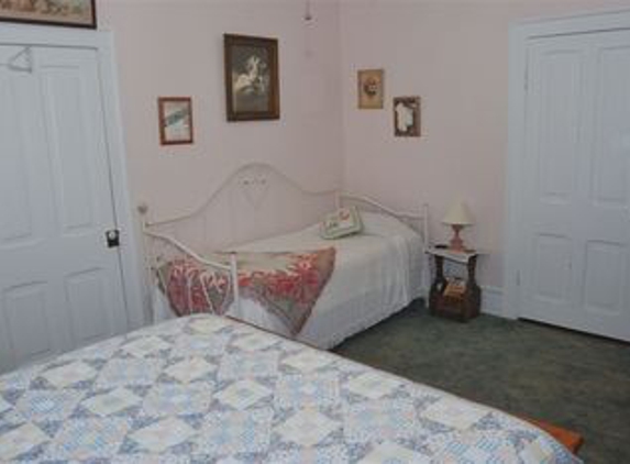 Carrier Houses Bed & Breakfast - Rutherfordton, NC