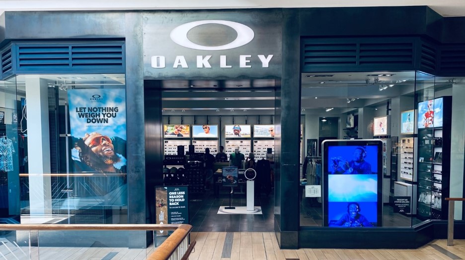 Oakley Store - Overland Park, KS 66214