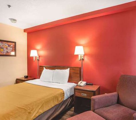 Econo Lodge - Princeton, IL