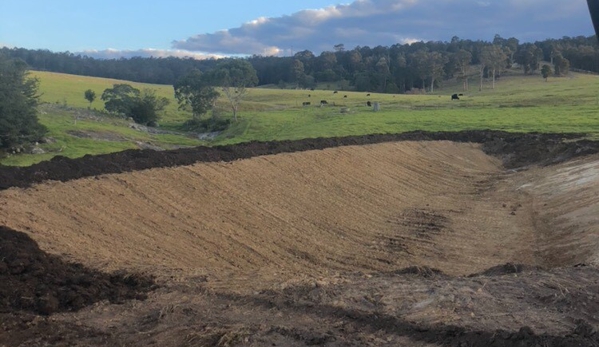 Wayne Coppin Earthmoving - Surf Beach, NSW. Bobcat Hire