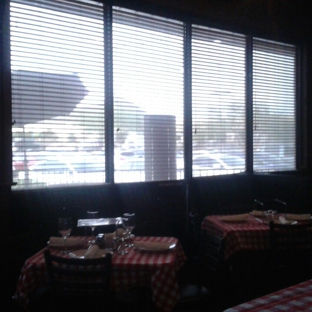Upper Crust Pizza Patio & Wine Bar - Phoenix, AZ. Interior of upper crust.