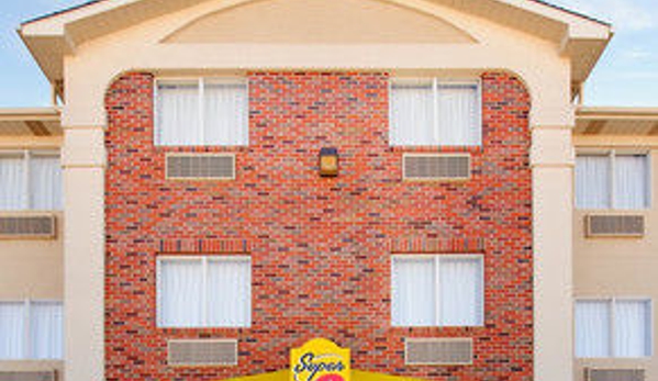 Super 8 by Wyndham Wichita Falls - Wichita Falls, TX