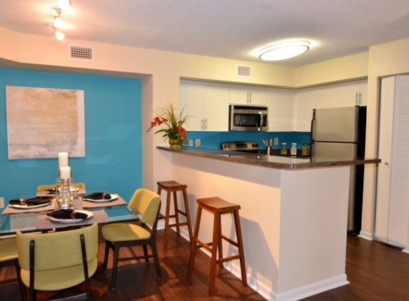 Saint Andrews of Palm Aire Scully Co - Pompano Beach, FL. Dining and Kitchen Area