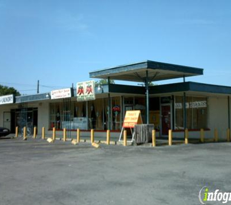 Tara's Roti Shop & Carib - Tampa, FL