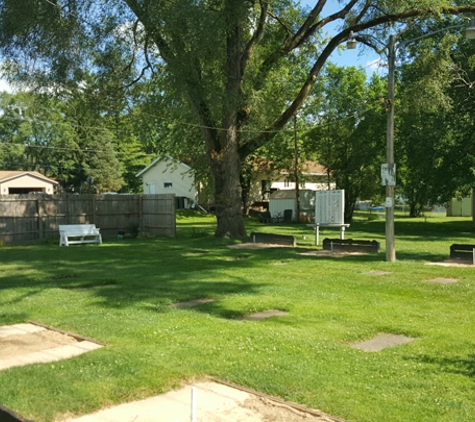 Honey Lake Inn - Burlington, WI