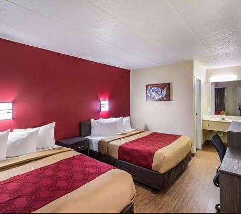 Super 8 By Wyndham Charleston WV - Charleston, WV