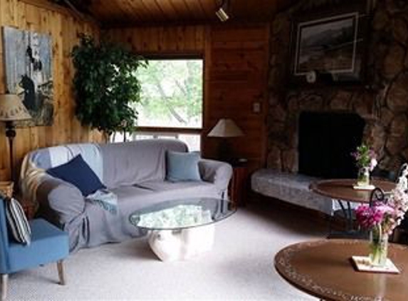 Jewel Lake Bed & Breakfast - Anchorage, AK