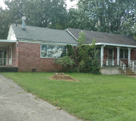 Habitat for Humanity - Lebanon, MO. This is their building!