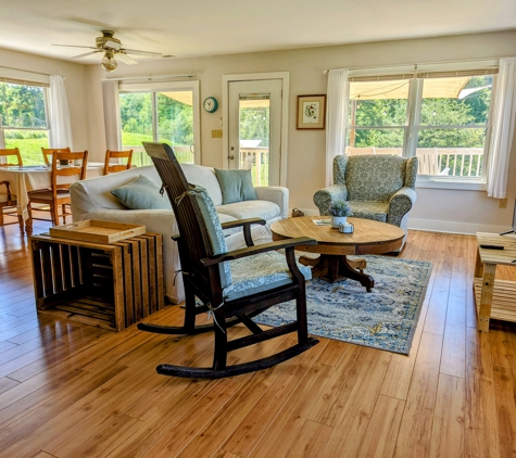 Bed and Breakfast at Asheville Farm - Leicester, NC. open floorplan