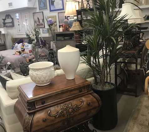 Maze Furnishings Consignment & Interior Design LLC - Fort Myers, FL