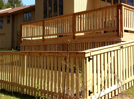 Rock County Fence & Deck LLC - Beloit, WI