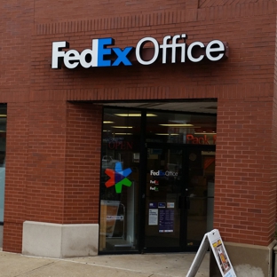 FedEx Office Print & Ship Center - Saint Louis, MO