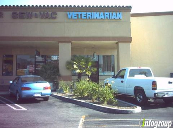 Portola Plaza Veterinarian - Mission Viejo, CA