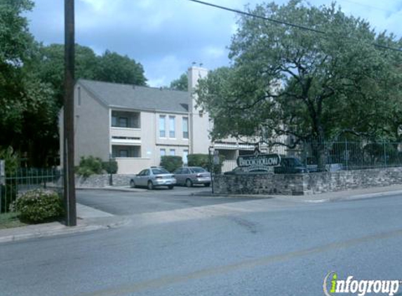 The Woods of Brookhollow Apartments - San Antonio, TX