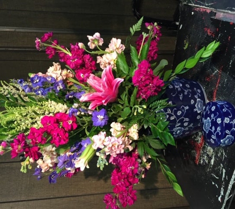 Adriene's Flowers & Gift - Noblesville, IN