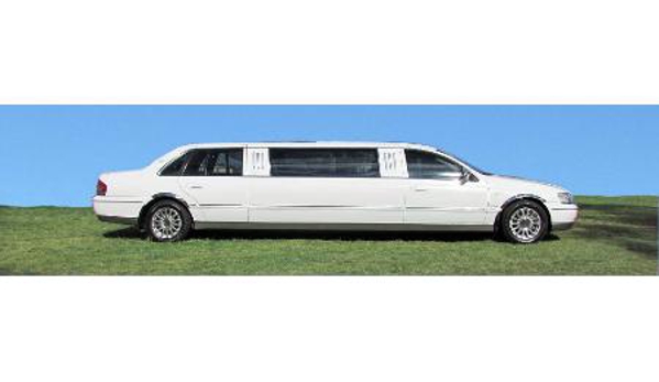 Golden West Limousines - Wilsonton, QLD