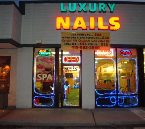 Luxury Nails - Sylvania, OH