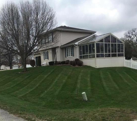 Stripe & Go Lawncare - Kankakee, IL