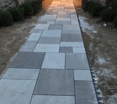 A touch of heaven landscapes - Indianapolis, IN. Beautiful natural stone walkpath.