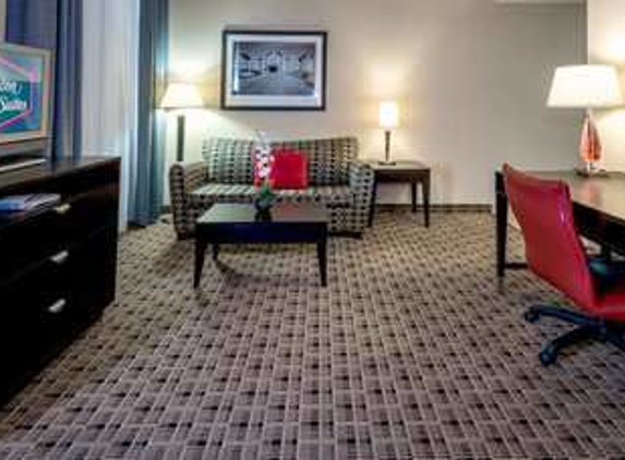 Hampton Inn & Suites Montgomery-Downtown - Montgomery, AL