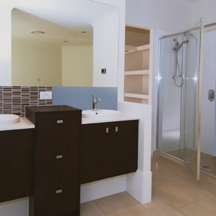 Bradnam's Windows & Doors - Kensington, QLD. Framed Shower Screen