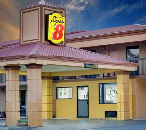 Super 8 by Wyndham Athens - Athens, TN