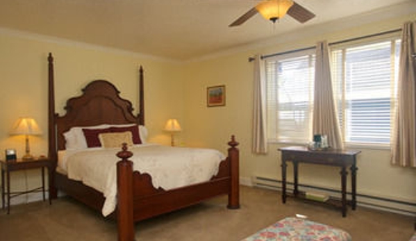 Oval Door Bed & Breakfast - Eugene, OR