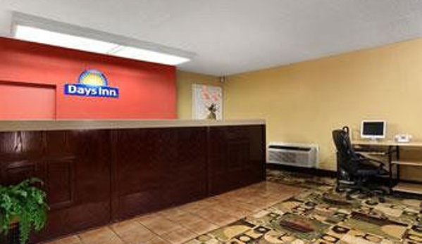 Days Inn by Wyndham Harriman - Harriman, TN