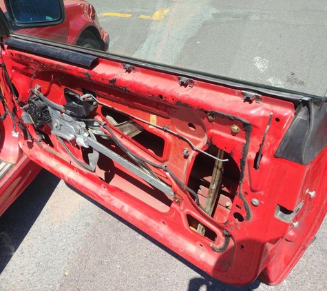 Small Boat Transport - Mona Vale, NSW. broken black door trim at bottom of window - pieces unlocated. presumably lost in transit or hidden/removed