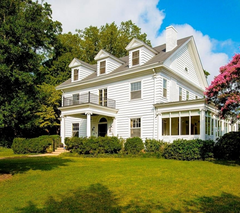 Across the Pond Bed & Breakfast - Salisbury, NC