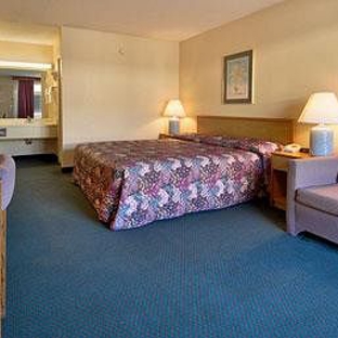 Super 8 by Wyndham Oklahoma/Frontier City - Oklahoma City, OK