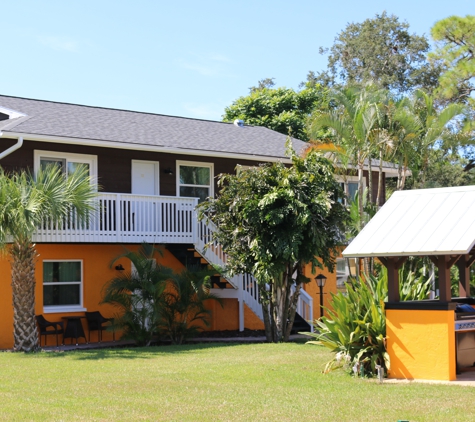 Englewood Bay Motel & Apartments - Englewood, FL