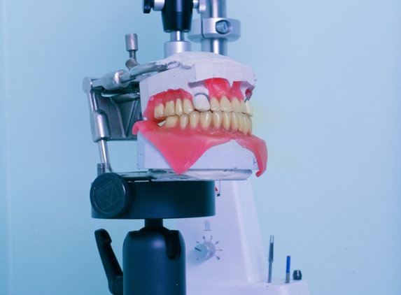 Claremont Denture Clinic - Berriedale, TAS