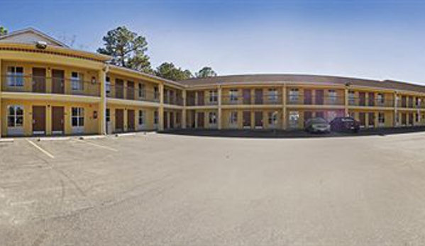 Days Inn by Wyndham Alma - Alma, GA