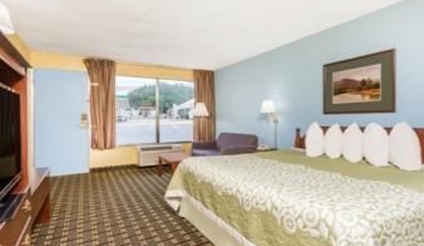 Days Inn - Clayton, GA