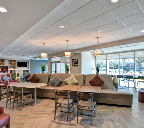 Home2 Suites by Hilton Tampa USF Near Busch Gardens - Tampa, FL