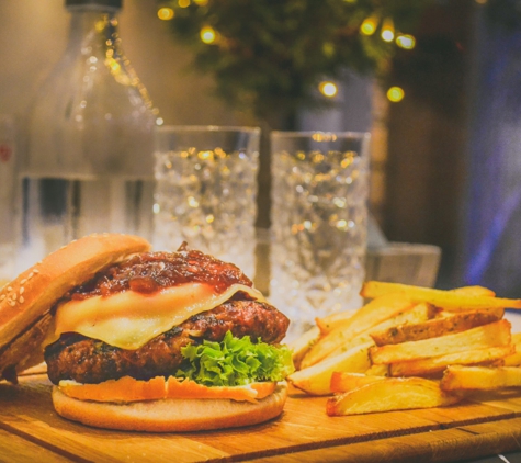 Aioli Gourmet Burgers - 7th & Bell - Phoenix, AZ