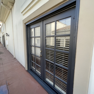 Dearcos Repairs and Maintenance - Hawthorne, CA. Pairing replacement doors