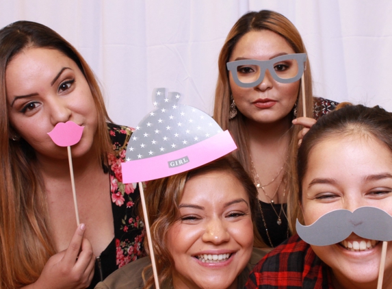 Angie's Photo Booths - Littlerock, CA