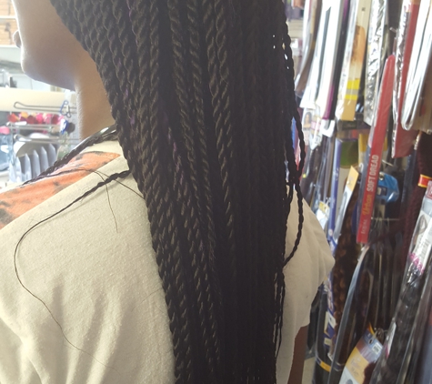 Headmasters: Authentic African Hair Braiding & Barber Shop - San Antonio, TX