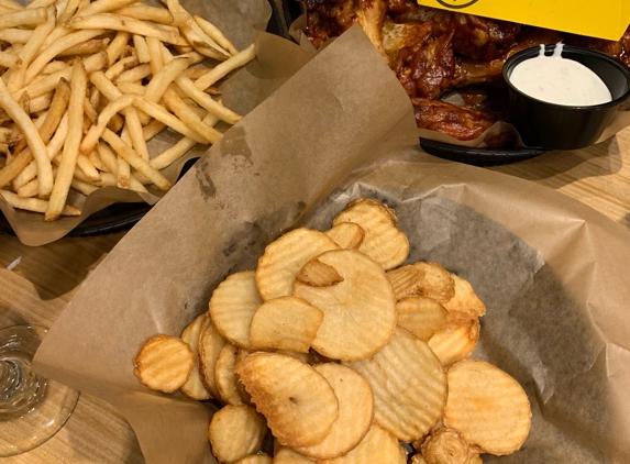 Buffalo Wild Wings - College Point, NY